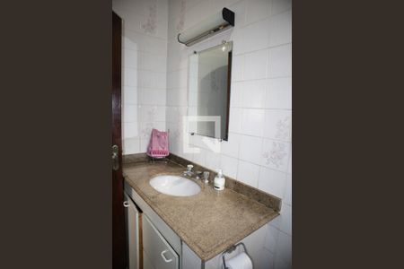 Casa à venda com 400m², 5 quartos e 8 vagasBanheiro 1