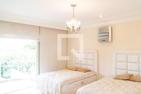 Casa à venda com 1000m², 4 quartos e 8 vagas Casa à venda com 1000m², 4 quartos e 8 vagasSuíte 3