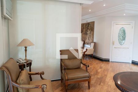 Casa à venda com 1000m², 4 quartos e 8 vagas Casa à venda com 1000m², 4 quartos e 8 vagasHall 2