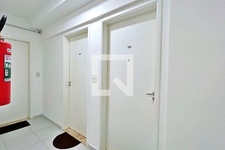 Apartamento à venda com 57m², 2 quartos e 2 vagas Apartamento à venda com 57m², 2 quartos e 2 vagasHall de entrada