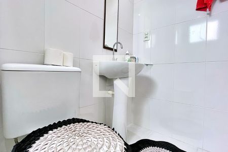 Apartamento à venda com 57m², 2 quartos e 2 vagas Apartamento à venda com 57m², 2 quartos e 2 vagasBanheiro