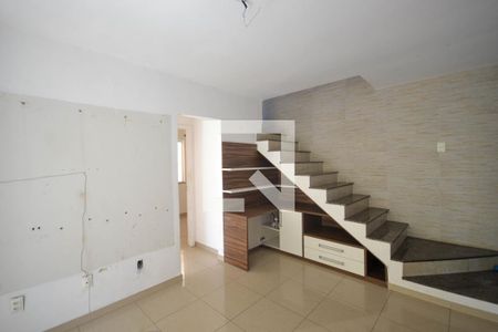 Sala de casa para alugar com 3 quartos, 100m² em Centro, Nilópolis