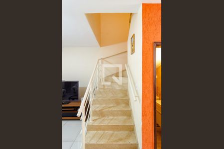 Escadas de casa à venda com 3 quartos, 110m² em Planalto Paulista, São Paulo