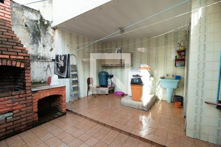 Casa à venda com 250m², 3 quartos e 2 vagasQuintal