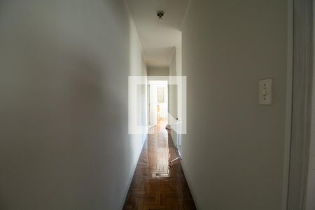 Casa à venda com 250m², 3 quartos e 2 vagasCorredor