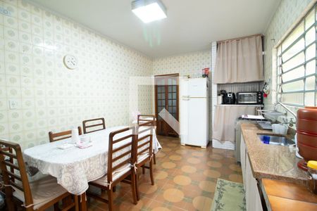 Casa à venda com 250m², 3 quartos e 2 vagasCozinha