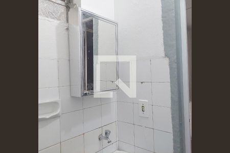 Casa para alugar com 60m², 2 quartos e 1 vaga Casa para alugar com 60m², 2 quartos e 1 vagaBanheiro
