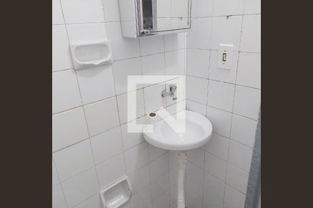Casa para alugar com 60m², 2 quartos e 1 vaga Casa para alugar com 60m², 2 quartos e 1 vagaBanheiro