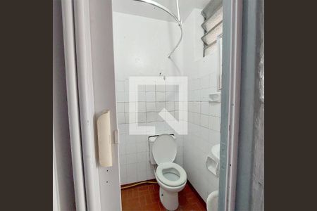 Casa para alugar com 60m², 2 quartos e 1 vaga Casa para alugar com 60m², 2 quartos e 1 vagaBanheiro