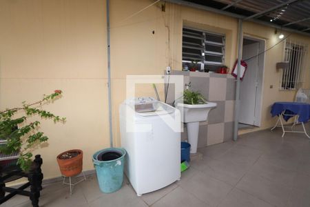 Casa à venda com 340m², 2 quartos e 1 vagaLavanderia