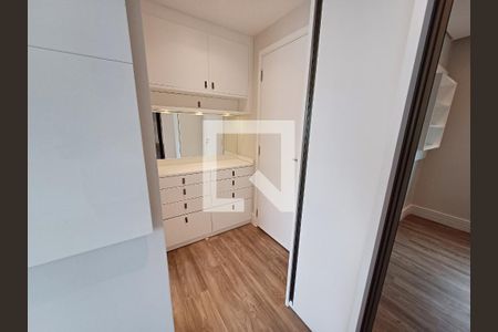 Apartamento à venda com 96m², 2 quartos e 4 vagas Apartamento à venda com 96m², 2 quartos e 4 vagasCloset da Suíte 1