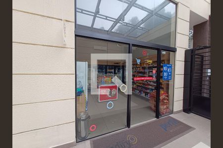 Apartamento à venda com 96m², 2 quartos e 4 vagas Apartamento à venda com 96m², 2 quartos e 4 vagasMercado