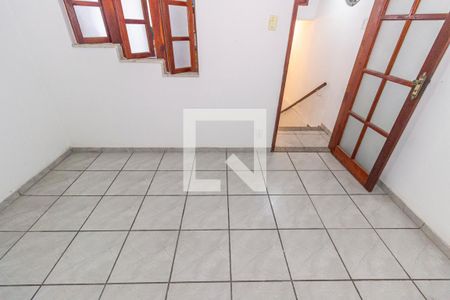 Quarto 1 de apartamento à venda com 2 quartos, 80m² em Cordovil, Rio de Janeiro