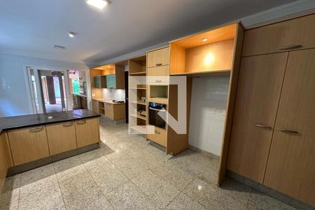 Casa de condomínio para alugar com 615m², 6 quartos e 2 vagasCozinha
