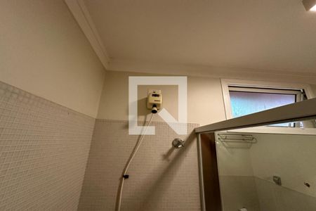 Casa de condomínio para alugar com 615m², 6 quartos e 2 vagasBanheiro Externo