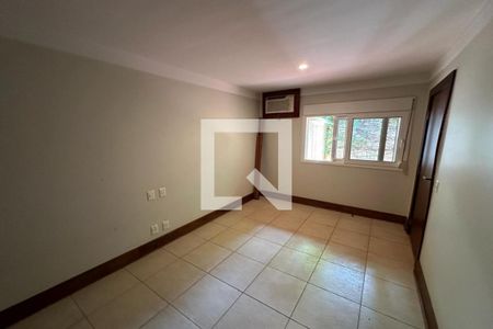 Casa de condomínio para alugar com 615m², 6 quartos e 2 vagasSuíte de Serviços