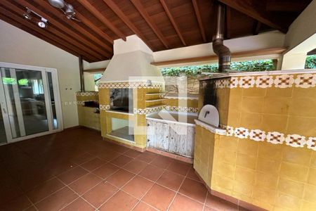 Casa de condomínio para alugar com 615m², 6 quartos e 2 vagasÁrea de Churrasco