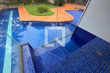 Casa de condomínio para alugar com 615m², 6 quartos e 2 vagasSauna