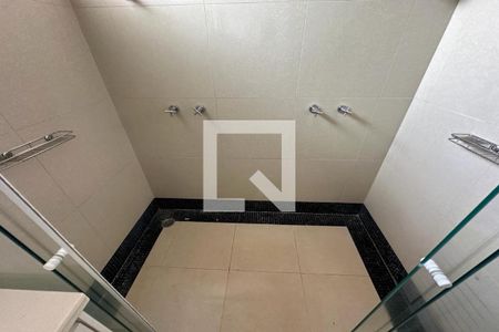 Casa de condomínio para alugar com 615m², 6 quartos e 2 vagasBanheiro da Suíte Master