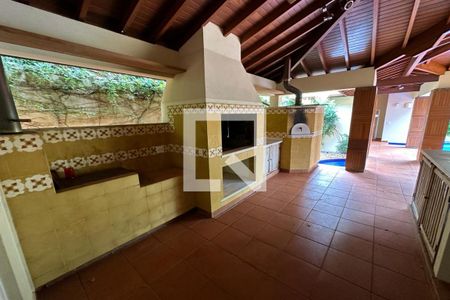 Casa de condomínio para alugar com 615m², 6 quartos e 2 vagas Casa de condomínio para alugar com 615m², 6 quartos e 2 vagasÁrea de Churrasco