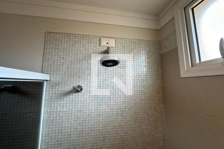 Casa de condomínio para alugar com 615m², 6 quartos e 2 vagasBanheiro Suíte Piso Inferior