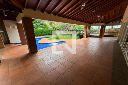 Casa de condomínio para alugar com 615m², 6 quartos e 2 vagas Casa de condomínio para alugar com 615m², 6 quartos e 2 vagasVaranda - Quintal