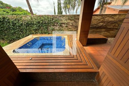 Casa de condomínio para alugar com 615m², 6 quartos e 2 vagas Casa de condomínio para alugar com 615m², 6 quartos e 2 vagasHidromassagem