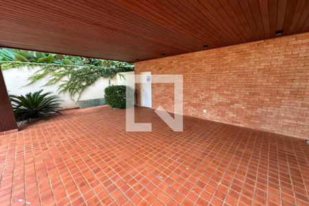 Casa de condomínio para alugar com 615m², 6 quartos e 2 vagas Casa de condomínio para alugar com 615m², 6 quartos e 2 vagasGaragem - Fachada