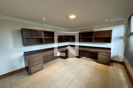 Casa de condomínio para alugar com 615m², 6 quartos e 2 vagas Casa de condomínio para alugar com 615m², 6 quartos e 2 vagasEscritório