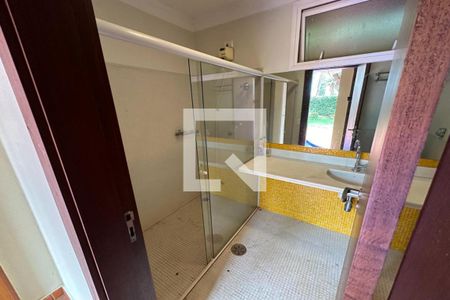 Casa de condomínio para alugar com 615m², 6 quartos e 2 vagas Casa de condomínio para alugar com 615m², 6 quartos e 2 vagasBanheiro Externo