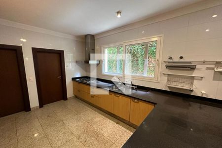 Casa de condomínio para alugar com 615m², 6 quartos e 2 vagasCozinha