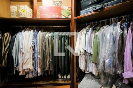 Casa à venda com 600m², 3 quartos e 4 vagasCloset Suíte 