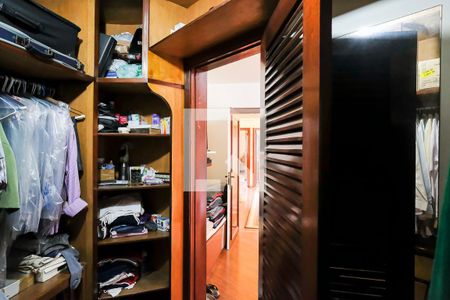 Casa à venda com 600m², 3 quartos e 4 vagasCloset Suíte 