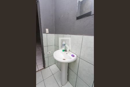 Casa para alugar com 220m², 4 quartos e 2 vagasSalão - banheiro 1