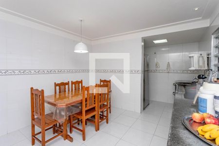 Casa para alugar com 220m², 4 quartos e 2 vagasCozinha