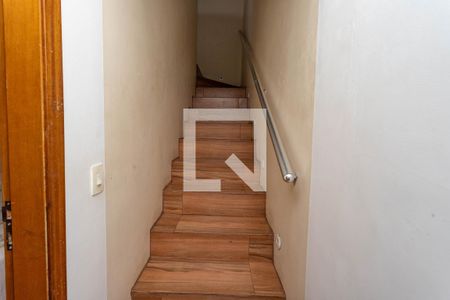 Casa para alugar com 220m², 4 quartos e 2 vagasEscada para área de lazer 