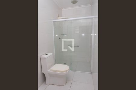 Casa para alugar com 220m², 4 quartos e 2 vagasBanheiro da suíte 