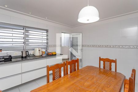 Casa para alugar com 220m², 4 quartos e 2 vagasCozinha