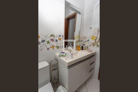 Casa para alugar com 220m², 4 quartos e 2 vagasBanheiro social 