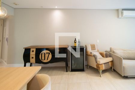 Sala de apartamento à venda com 2 quartos, 77m² em Cerqueira César, São Paulo
