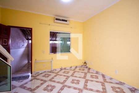 Sala de casa para alugar com 2 quartos, 80m² em Trindade, São Gonçalo