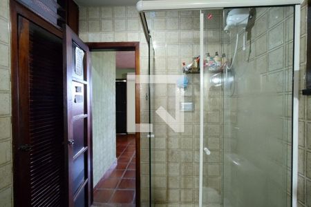 Casa de condomínio à venda com 437m², 4 quartos e 1 vagaBanheiro da Suíte 3