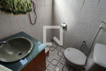 Casa de condomínio à venda com 437m², 4 quartos e 1 vagaBanheiro da Suíte 4