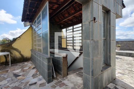 Casa de condomínio à venda com 437m², 4 quartos e 1 vagaTerraço