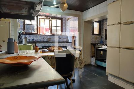 Casa de condomínio à venda com 437m², 4 quartos e 1 vagaCozinha - Armários