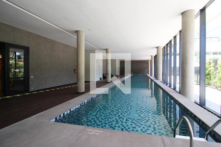 Área comum - Piscina Coberta de apartamento para alugar com 1 quarto, 57m² em Vila Olímpia, São Paulo