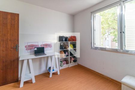 Quarto 2 de apartamento à venda com 3 quartos, 75m² em Medianeira, Porto Alegre