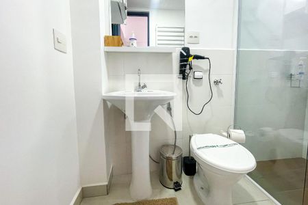 Banheiro de kitnet/studio para alugar com 1 quarto, 33m² em Bela Vista, São Paulo