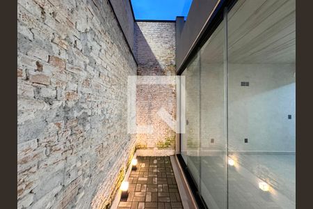 Casa à venda com 110m², 2 quartos e 1 vagaVaranda Fundos