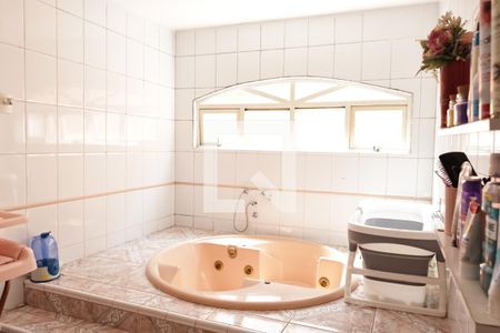 Casa para alugar com 400m², 4 quartos e 6 vagasSuíte